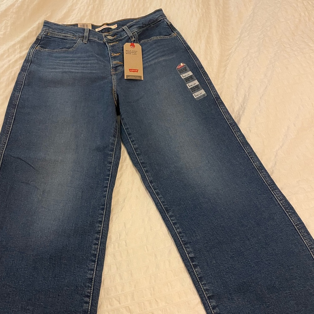 NWT Levi’s Mile High Wide Leg Crop